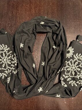 J.Jill Black Embroidered Floral Scarf 100% Cotton India Tassels